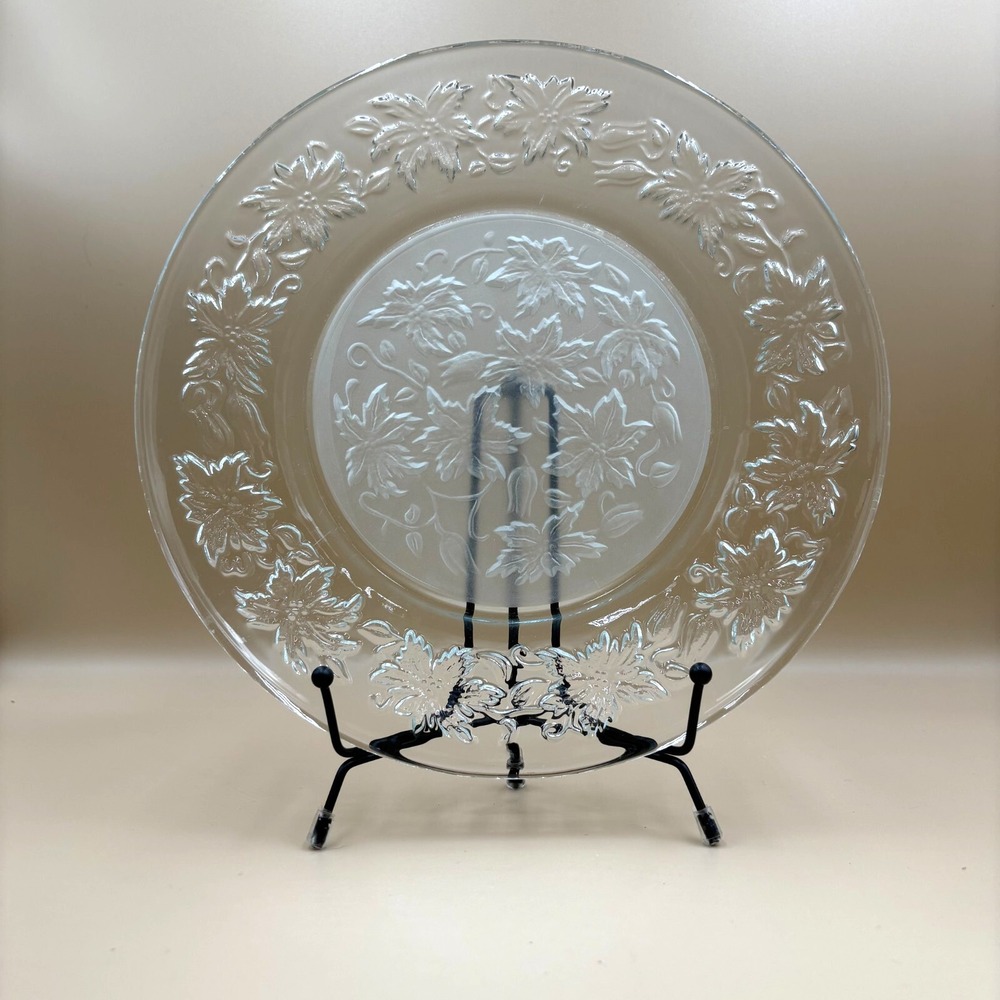Princess House Fantasia Poinsetta‎ Plates- 8 in, Set of 7